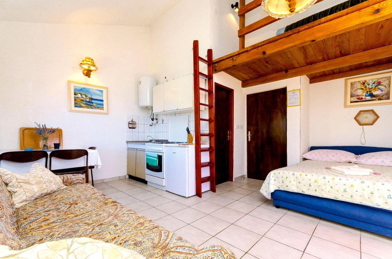Apartments Pera Ражань Экстерьер фото