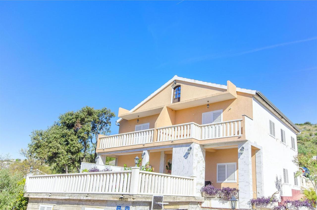 Apartments Pera Ражань Экстерьер фото