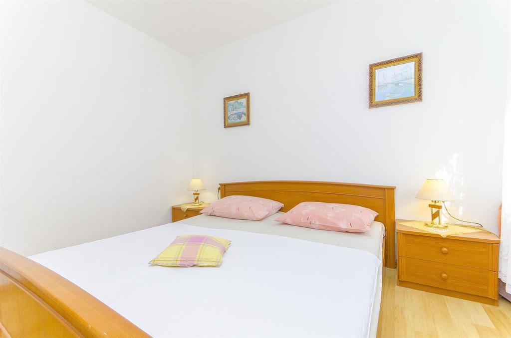 Apartments Pera Ражань Экстерьер фото