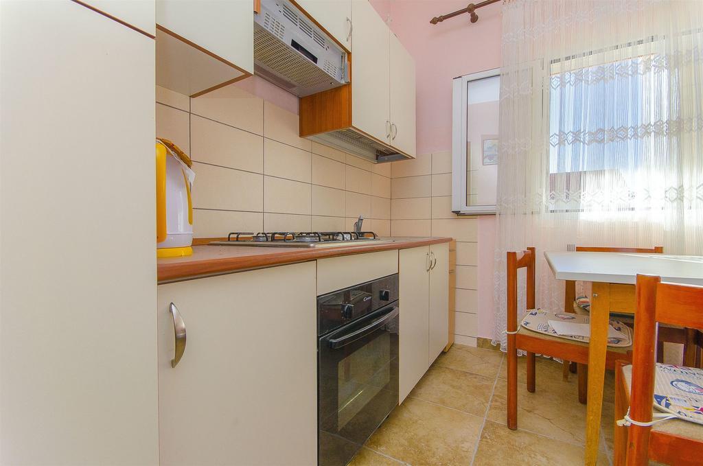 Apartments Pera Ражань Экстерьер фото