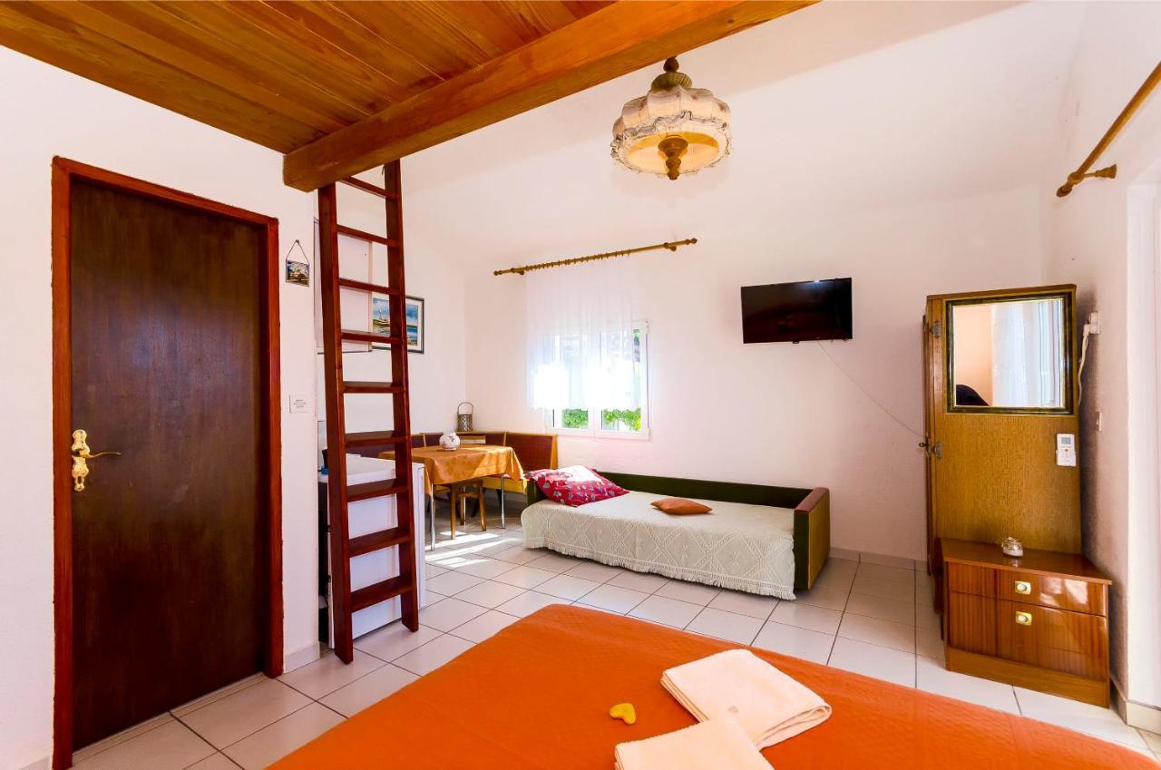 Apartments Pera Ражань Экстерьер фото